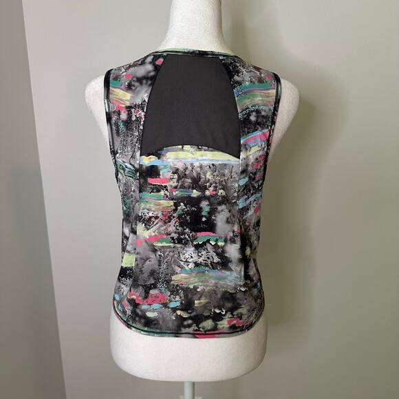 Lululemon Sculpt cropped gray & multicolor pattern tank top - Picture 4 of 10
